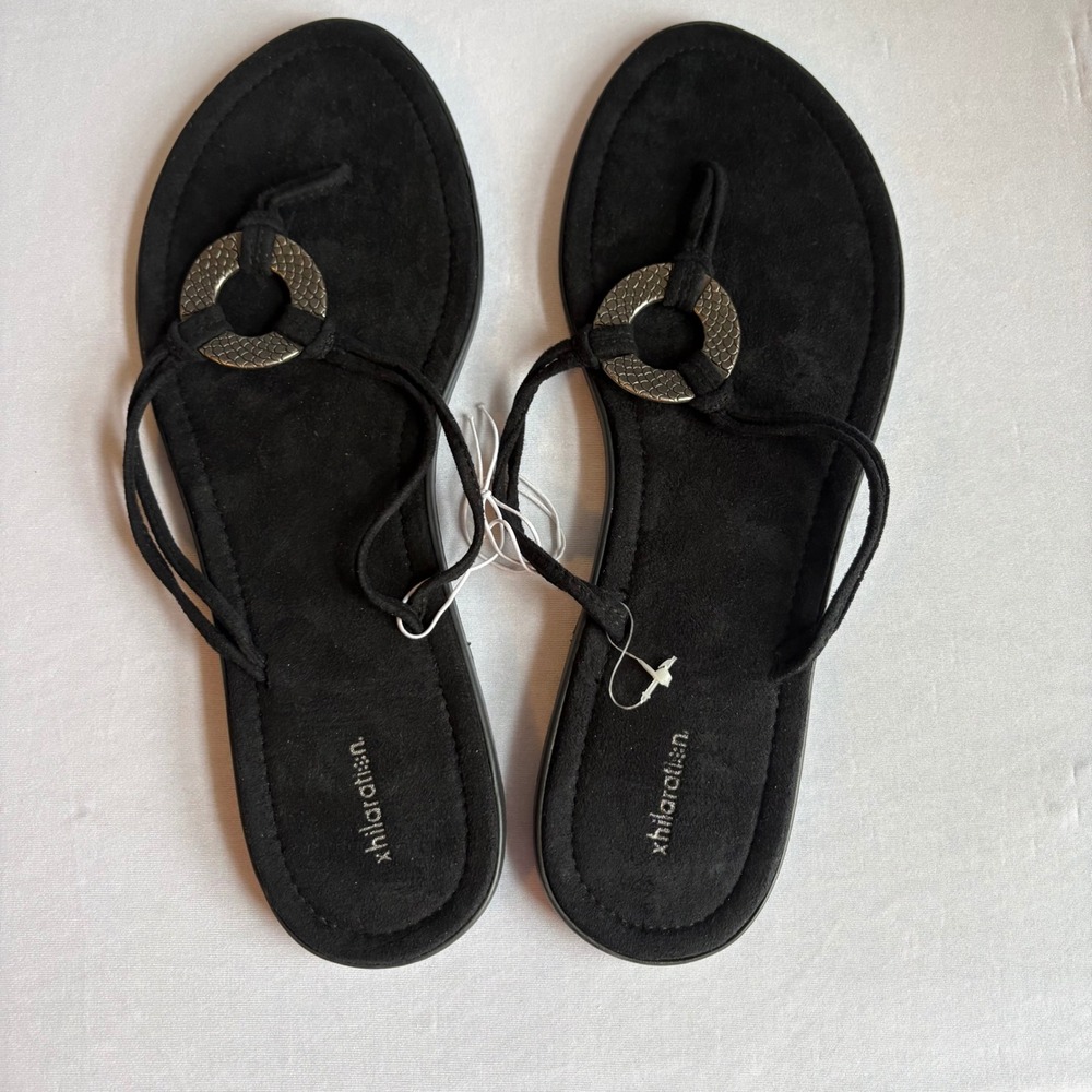 Xhilaration Women 9 Thong Sandals Black Metallic Ring Detail Faux Suede Flat